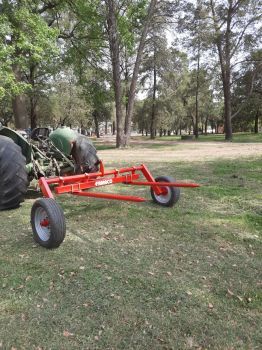CARGADOR DE ROLLOS Y FARDOS Transportador BARBUY UN ROLO  1
